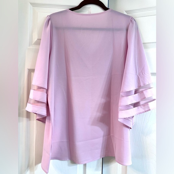 ROSKIKI 3/4 bell sleeve soft pink V-neck - Picture 2 of 7